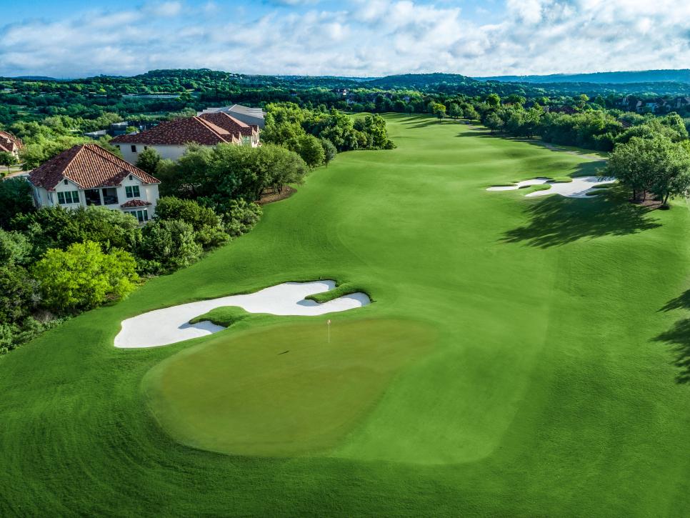 /content/dam/images/golfdigest/fullset/course-photos-for-places-to-play/University-Texas-Golf-Club-Hole9-21036.jpg