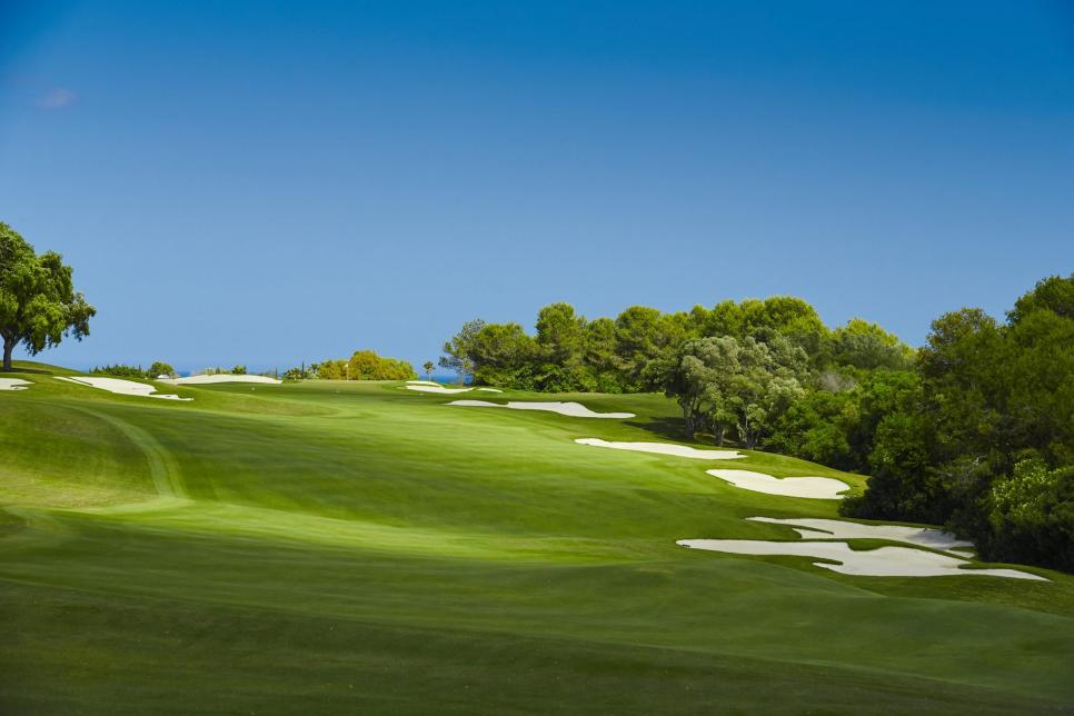 /content/dam/images/golfdigest/fullset/course-photos-for-places-to-play/Valderrama Spain Hole 11.jpg