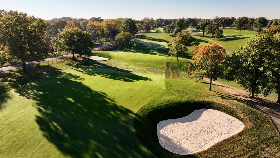 /content/dam/images/golfdigest/fullset/course-photos-for-places-to-play/Wakonda-Club-Hole6-Sand-3074.jpg
