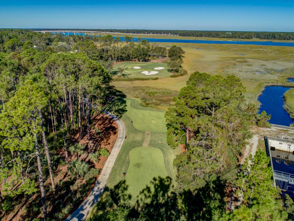 /content/dam/images/golfdigest/fullset/course-photos-for-places-to-play/Wexford-GC-Hole1-South-Carolina-10361.jpg
