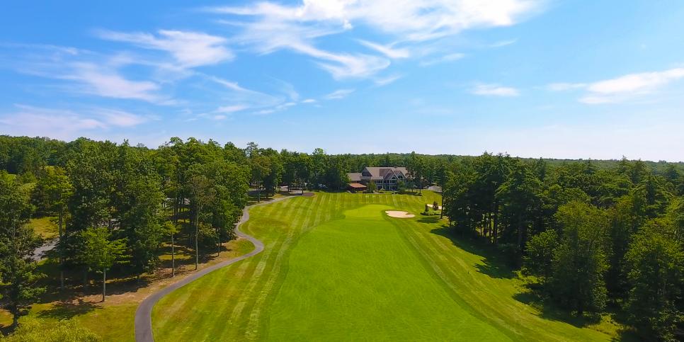 /content/dam/images/golfdigest/fullset/course-photos-for-places-to-play/Woodloch-Pines-Aerial-13755.jpg