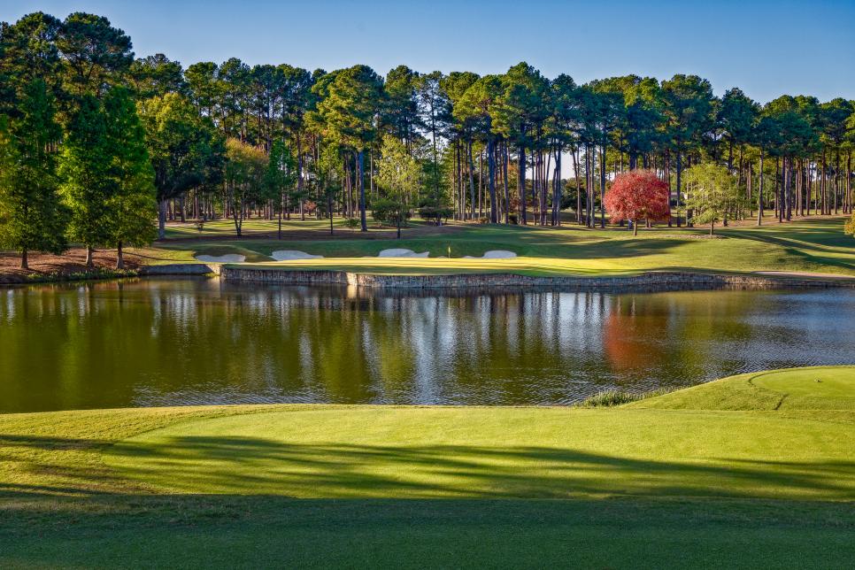 /content/dam/images/golfdigest/fullset/course-photos-for-places-to-play/atlanta-athletic-club-highlands-seventeen-from-tee-2436.jpg