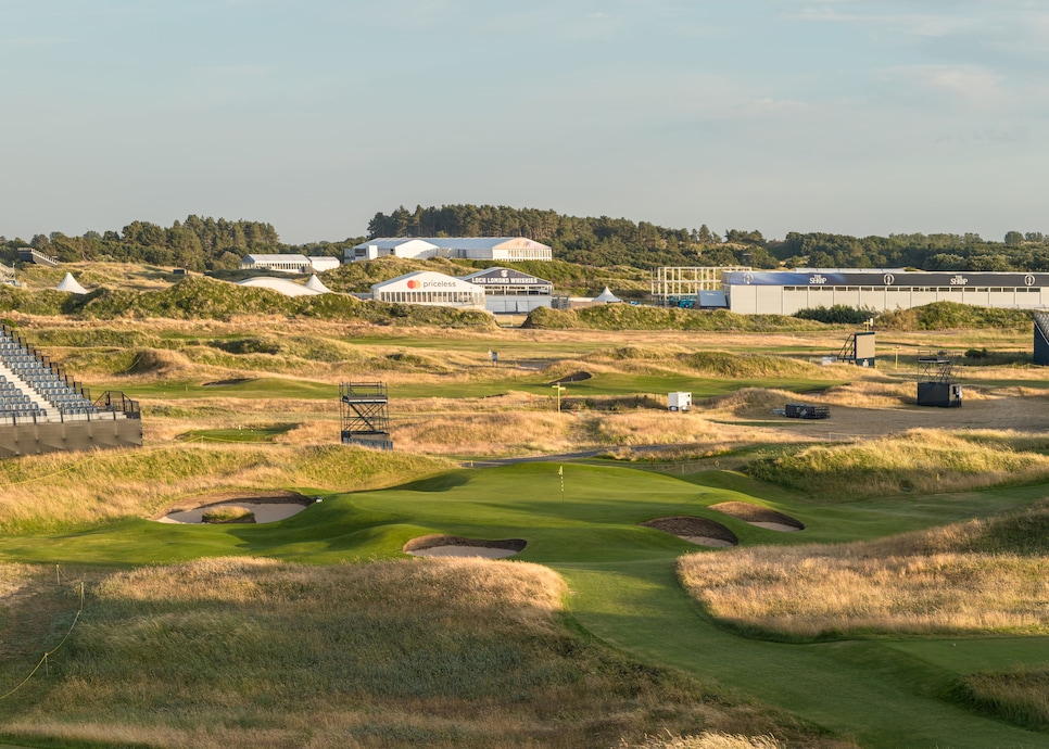 https://www.golfdigest.com/content/dam/images/golfdigest/fullset/course-photos-for-places-to-play/birkdale-7th-james-hogg.jpg