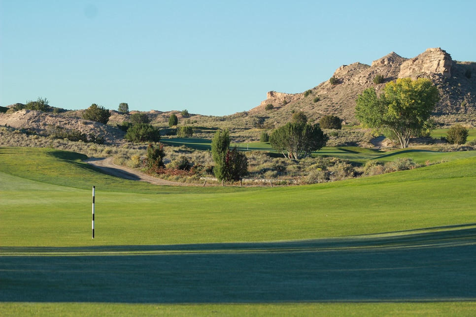 /content/dam/images/golfdigest/fullset/course-photos-for-places-to-play/black-mesa-new-mexico-seventeenth-fairway.jpg