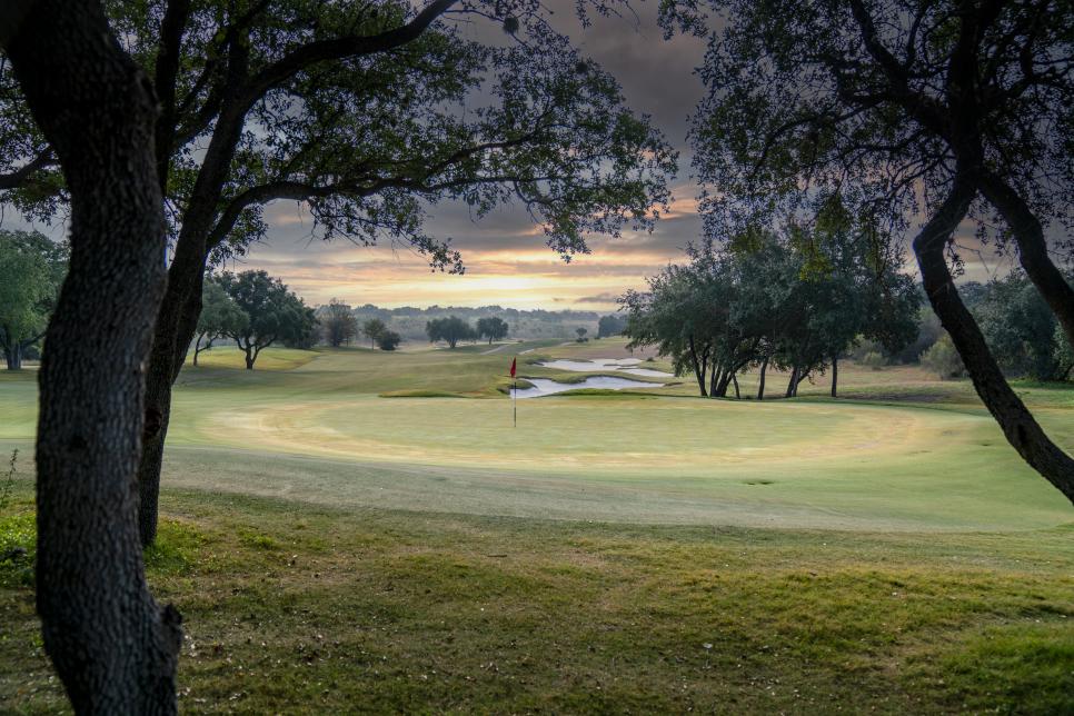 /content/dam/images/golfdigest/fullset/course-photos-for-places-to-play/briggs-ranch-san-antonio-texas-fourteen-green-21315.jpg