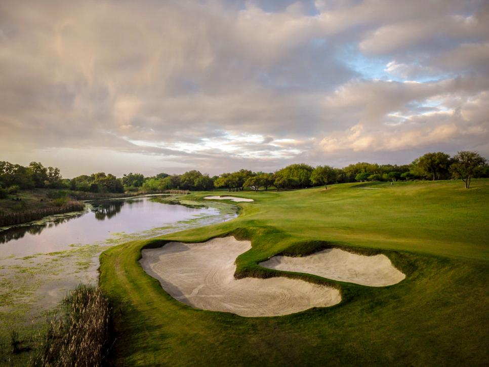 /content/dam/images/golfdigest/fullset/course-photos-for-places-to-play/briggs-ranch-san-antonio-texas-sixth-21315.jpg
