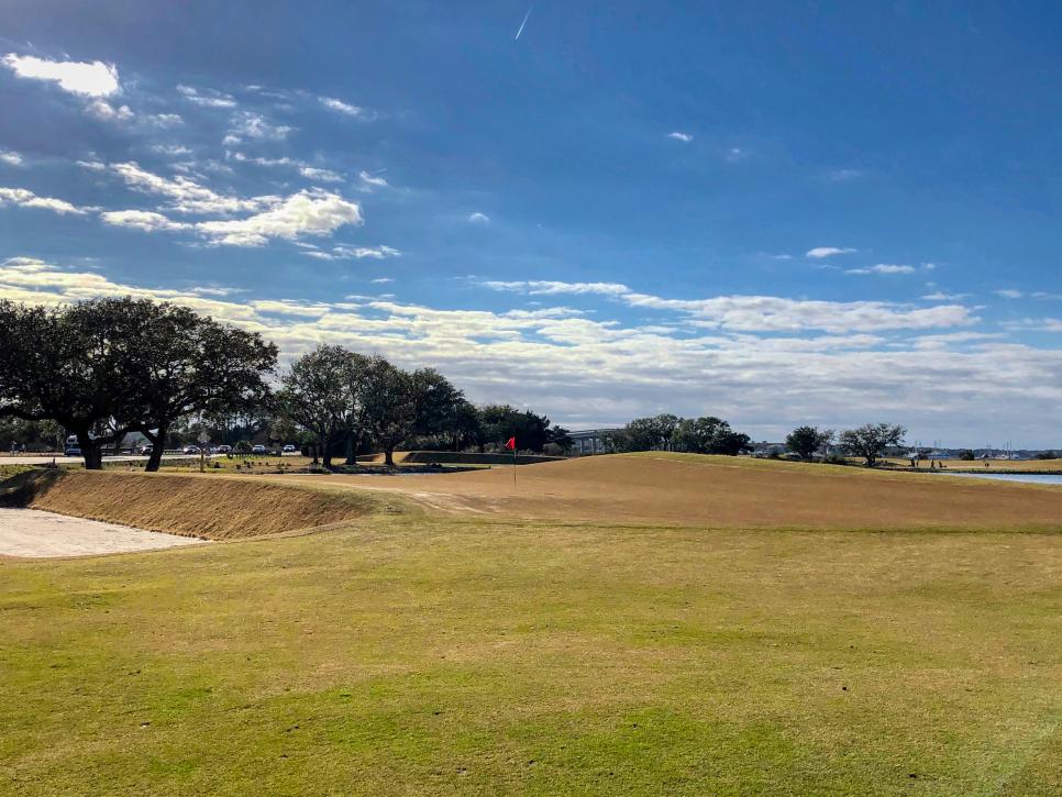 /content/dam/images/golfdigest/fullset/course-photos-for-places-to-play/charleston-municipal-eleven-10152.jpg