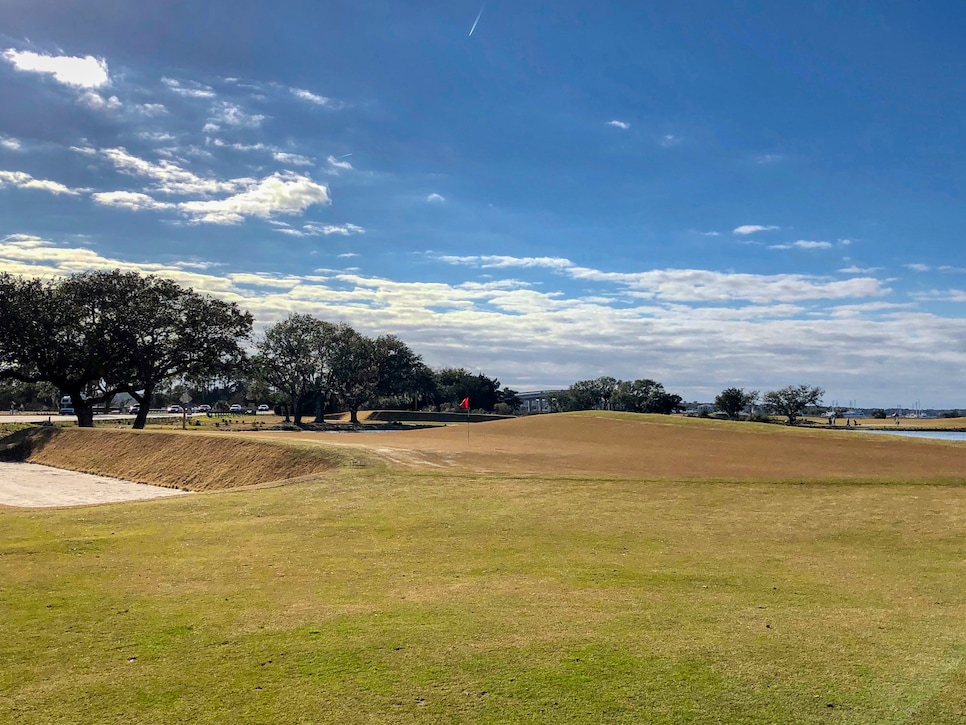 /content/dam/images/golfdigest/fullset/course-photos-for-places-to-play/charleston-municipal-eleven-10152.jpg