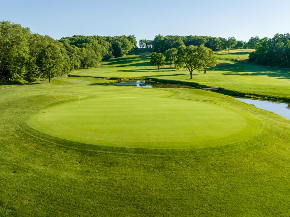 /content/dam/images/golfdigest/fullset/course-photos-for-places-to-play/country-club-waterbury-connecticut-1437.jpg