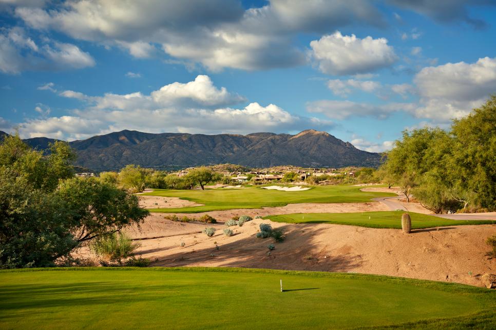 /content/dam/images/golfdigest/fullset/course-photos-for-places-to-play/desert-mountain-club-renegade-ninth-fromtee-29772.jpg
