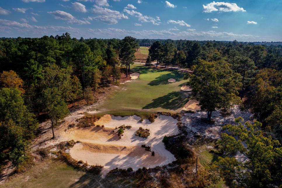 /content/dam/images/golfdigest/fullset/course-photos-for-places-to-play/dormie-club-north-carolina-seventeen-26323.jpg