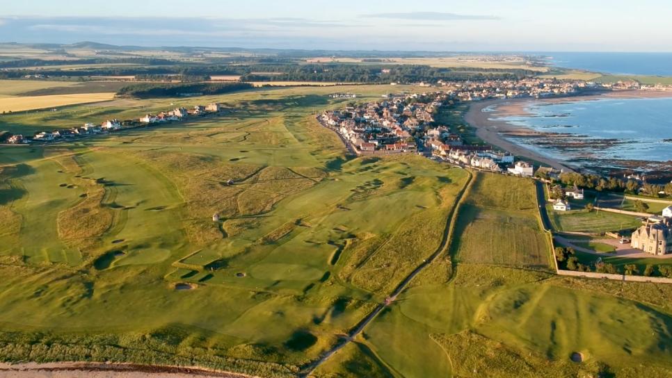 /content/dam/images/golfdigest/fullset/course-photos-for-places-to-play/elie-golf-house-scotland-aerial-courtesy-of-the-club.jpg