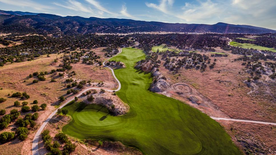 /content/dam/images/golfdigest/fullset/course-photos-for-places-to-play/four-mile-ranch-fifteen-23813-braden-hanson.jpg