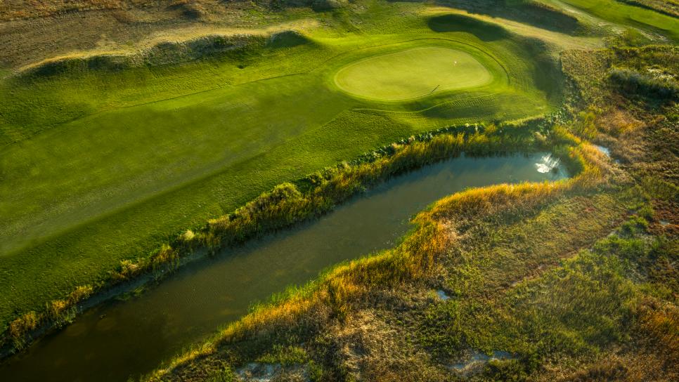/content/dam/images/golfdigest/fullset/course-photos-for-places-to-play/fox-hills-north-dakota-fourth-7192.jpg