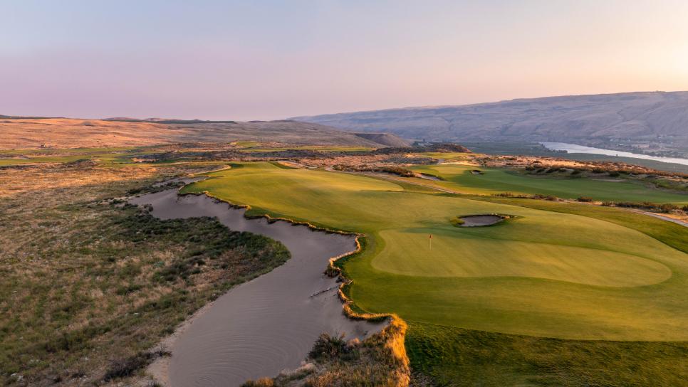 /content/dam/images/golfdigest/fullset/course-photos-for-places-to-play/gamble-sands-seventeen-brian-oar-27034.jpg