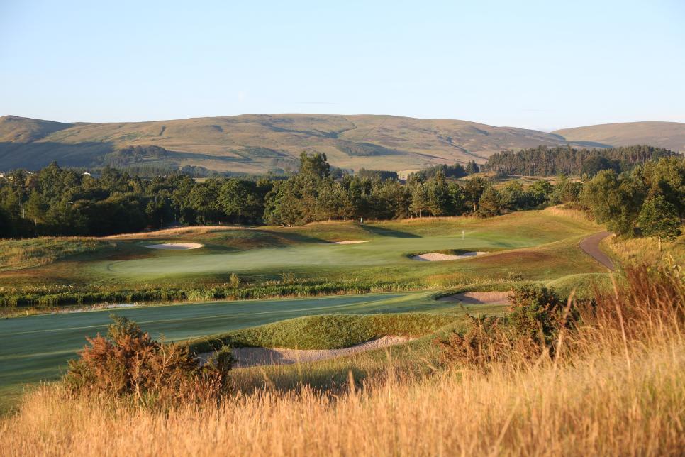 /content/dam/images/golfdigest/fullset/course-photos-for-places-to-play/gleneagles-pga-centenary-course-seventeen-approach-scotland.JPG