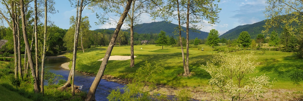 /content/dam/images/golfdigest/fullset/course-photos-for-places-to-play/greenbrier-sporting-club-snead-eighteen-behindgreen-21260.jpg