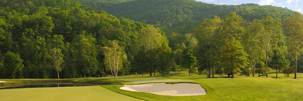 /content/dam/images/golfdigest/fullset/course-photos-for-places-to-play/greenbrier-sporting-club-snead-eleventh-21260.jpg