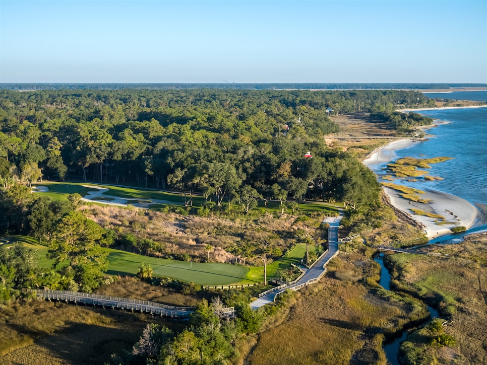 /content/dam/images/golfdigest/fullset/course-photos-for-places-to-play/haig-point-calibogue-the-haig-aerial-fourteen-fifteen-10219.jpg