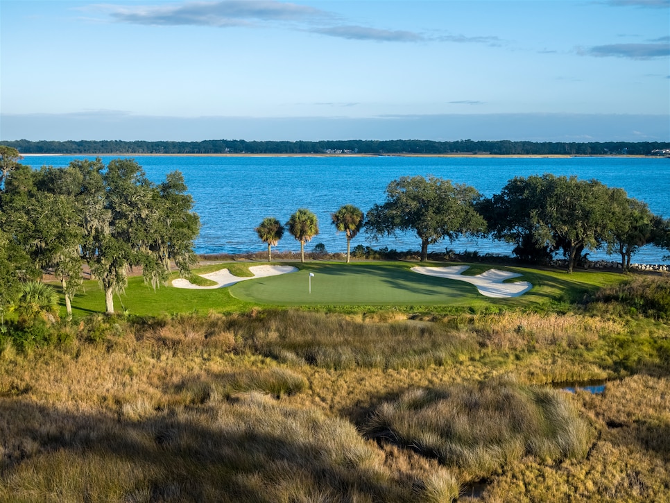 /content/dam/images/golfdigest/fullset/course-photos-for-places-to-play/haig-point-calibogue-the-haig-seventeen-10219.jpg