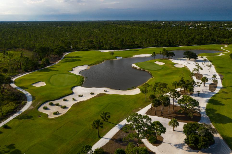 /content/dam/images/golfdigest/fullset/course-photos-for-places-to-play/hobe-sound-golfclub-florida-12665.jpg