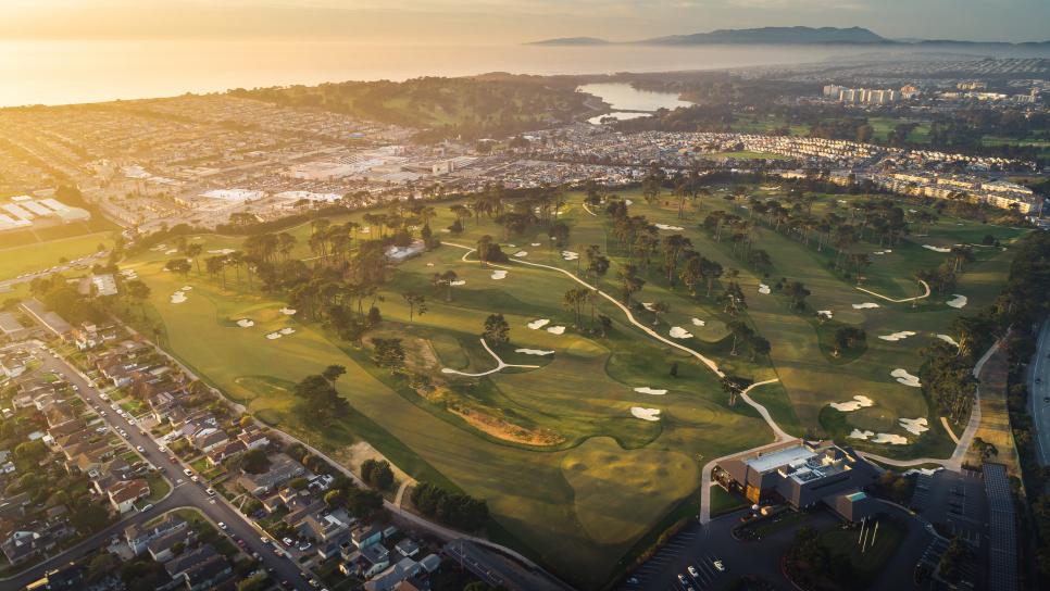 /content/dam/images/golfdigest/fullset/course-photos-for-places-to-play/lake-merced-san-francisco-aerial-809.jpg