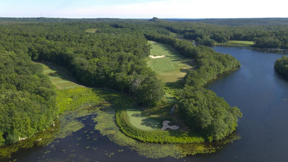 /content/dam/images/golfdigest/fullset/course-photos-for-places-to-play/lake-of-isles-south-connecticut-sixteen-seventeen-22302.jpg