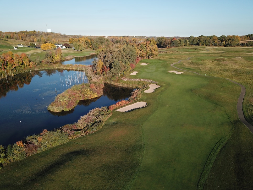 links-at-greystone-sixteenth-hole-17109