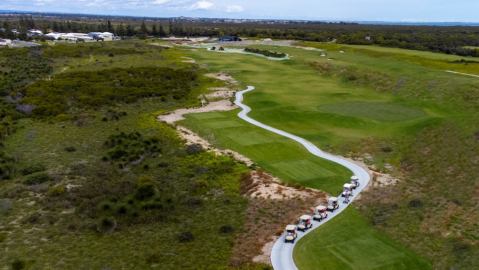 /content/dam/images/golfdigest/fullset/course-photos-for-places-to-play/links-kennedy-bay-7-australia.jpg