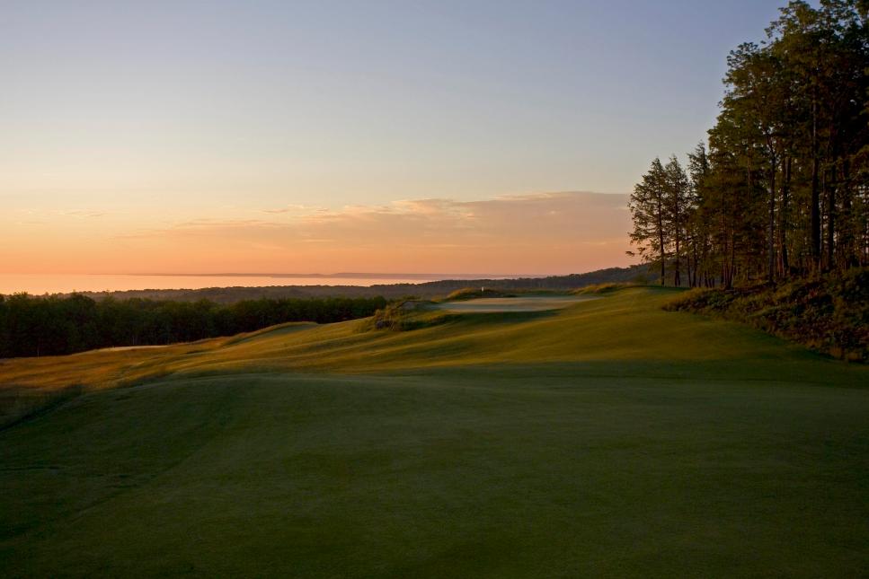 /content/dam/images/golfdigest/fullset/course-photos-for-places-to-play/marquette-golf-club-greywalls-ninth-22806.jpg