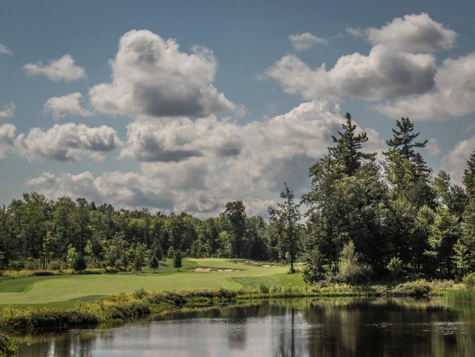 /content/dam/images/golfdigest/fullset/course-photos-for-places-to-play/memphremagog-club-quebec-canada.jpg