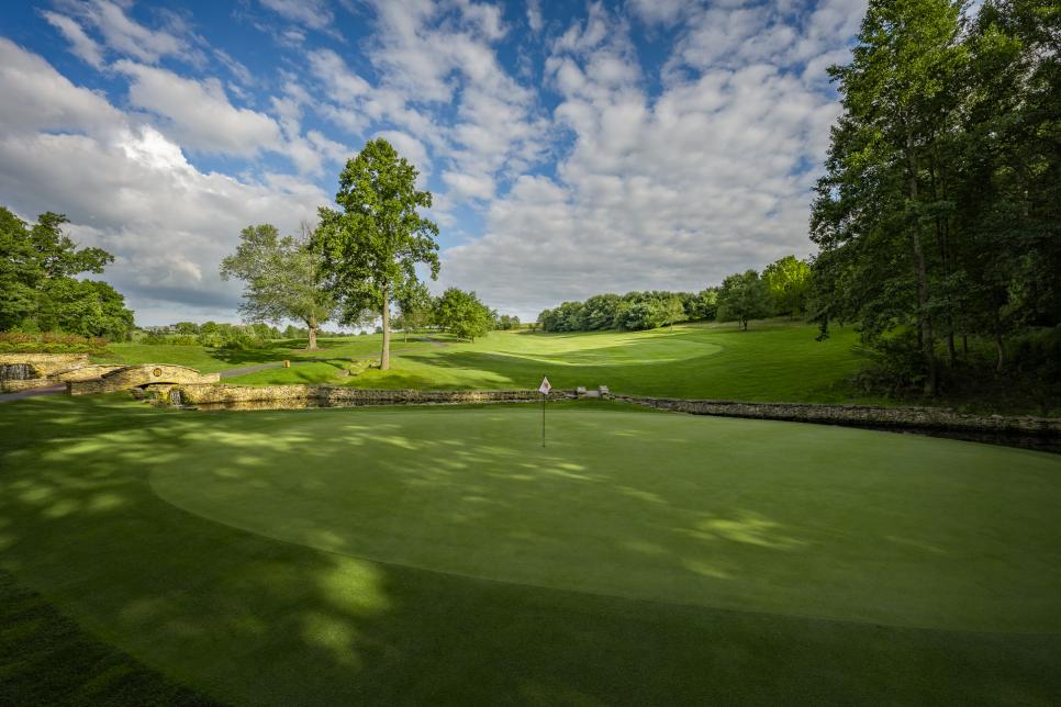/content/dam/images/golfdigest/fullset/course-photos-for-places-to-play/mount-vernon-country-club-sixteenth-hole-8879.jpg