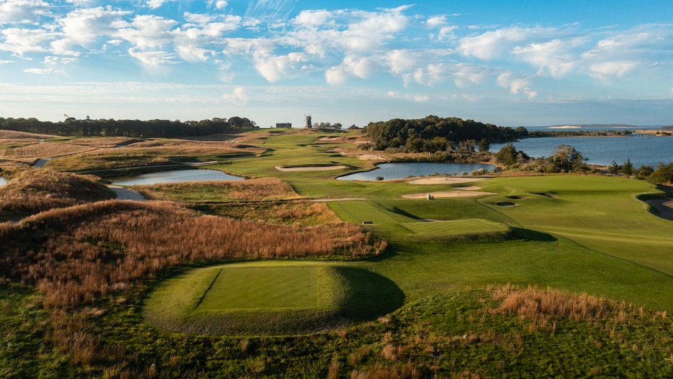 /content/dam/images/golfdigest/fullset/course-photos-for-places-to-play/national-golf-links-america-fifteen.jpg