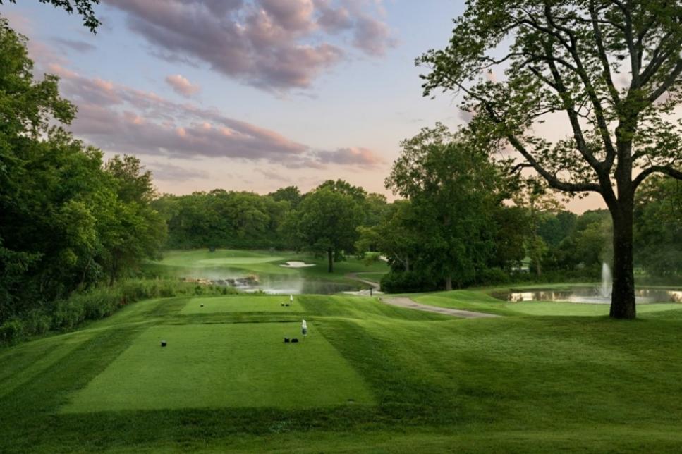 /content/dam/images/golfdigest/fullset/course-photos-for-places-to-play/oakwood-country-club-sixteenth-hole-6394.jpg