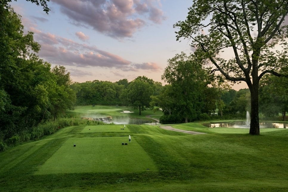 /content/dam/images/golfdigest/fullset/course-photos-for-places-to-play/oakwood-country-club-sixteenth-hole-6394.jpg