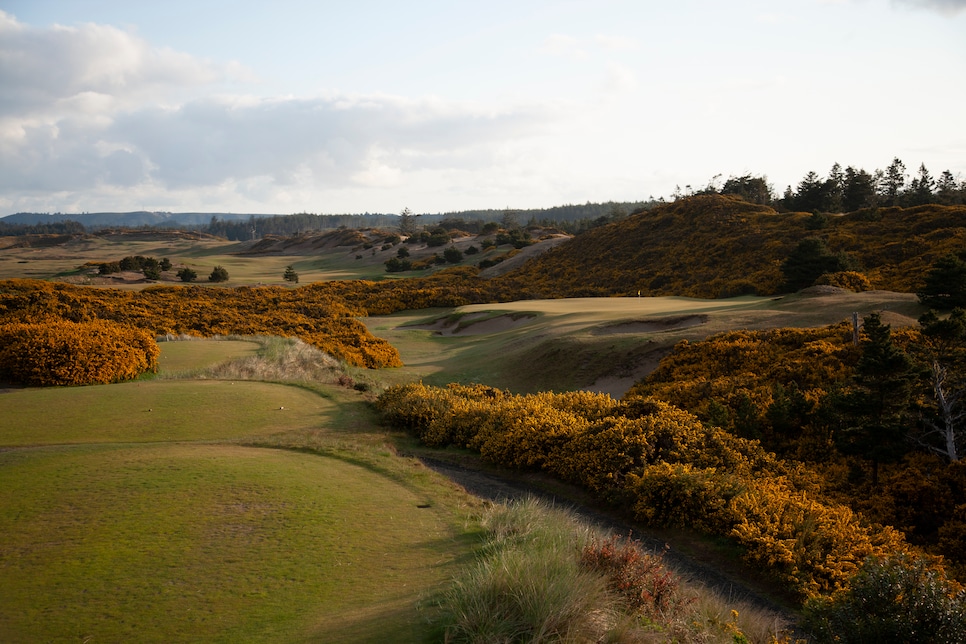 /content/dam/images/golfdigest/fullset/course-photos-for-places-to-play/pacific-dunes-seventeen-20186.jpg