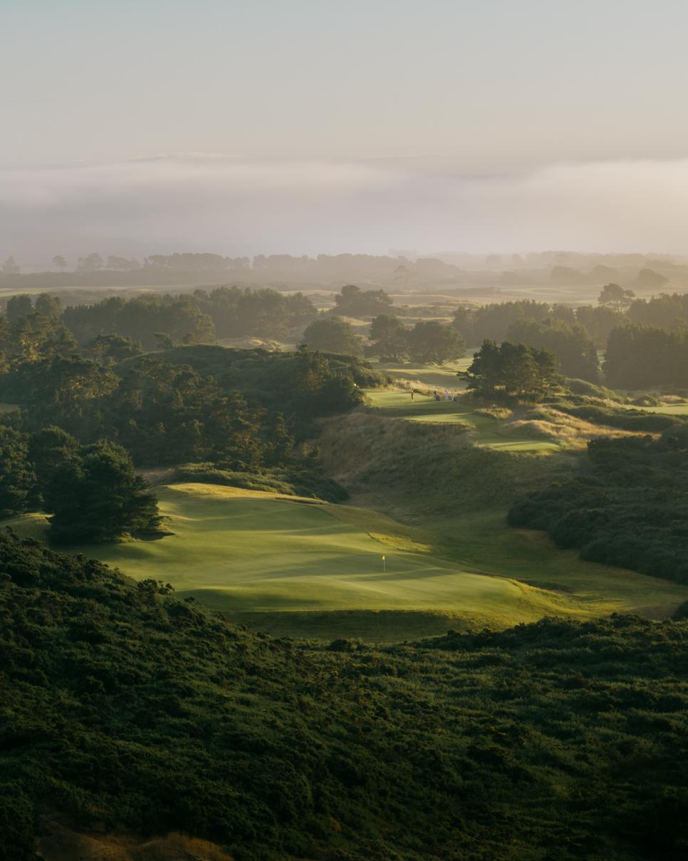 /content/dam/images/golfdigest/fullset/course-photos-for-places-to-play/pacific-dunes-twelve-hole-20186.JPG