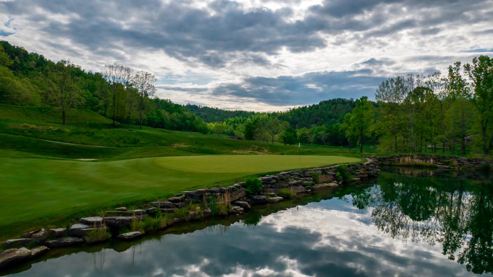 /content/dam/images/golfdigest/fullset/course-photos-for-places-to-play/pete-dye-golf-club-westvirginia-16754.jpg