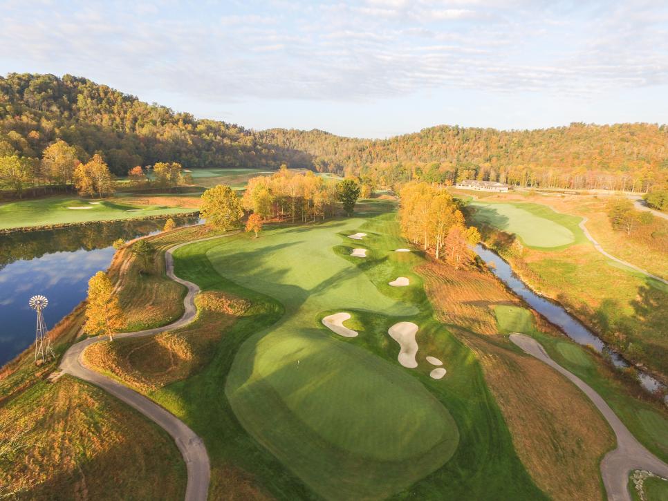 /content/dam/images/golfdigest/fullset/course-photos-for-places-to-play/pete-dye-golf-west-virginia-16754.jpg