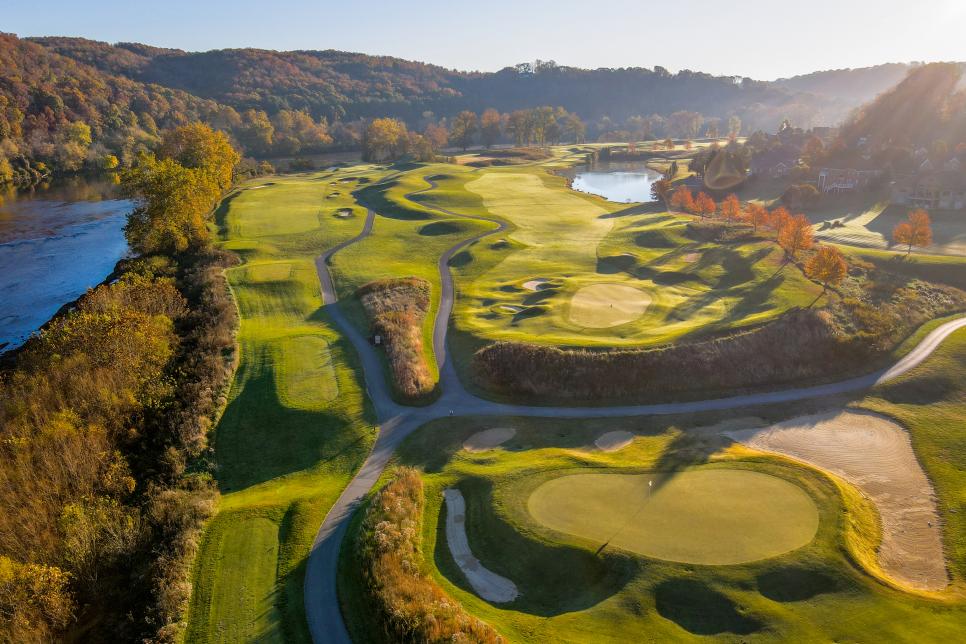 /content/dam/images/golfdigest/fullset/course-photos-for-places-to-play/pete-dye-river-course-virginia-tech-18647.jpg
