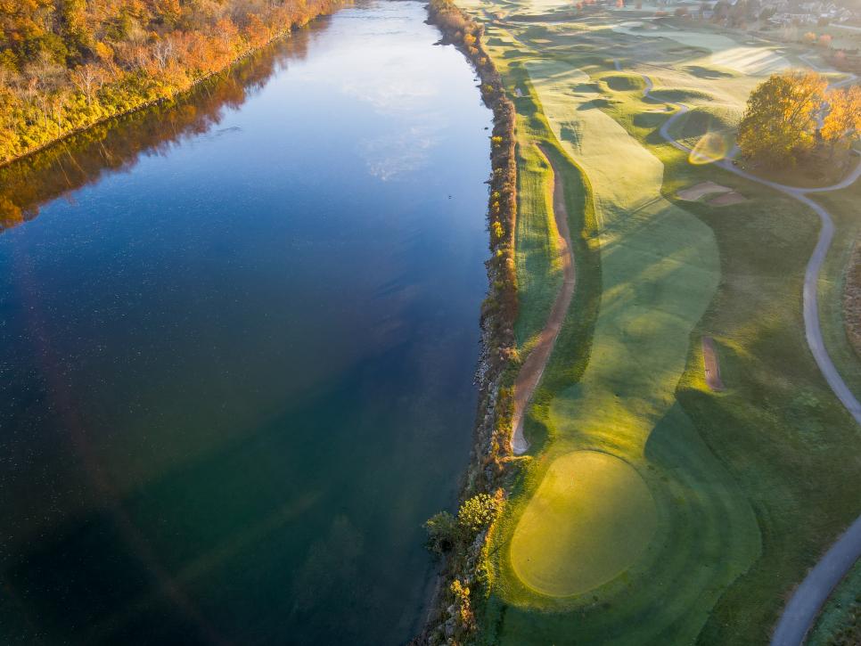 /content/dam/images/golfdigest/fullset/course-photos-for-places-to-play/pete-dye-virginia-tech-river-course-18647.jpg