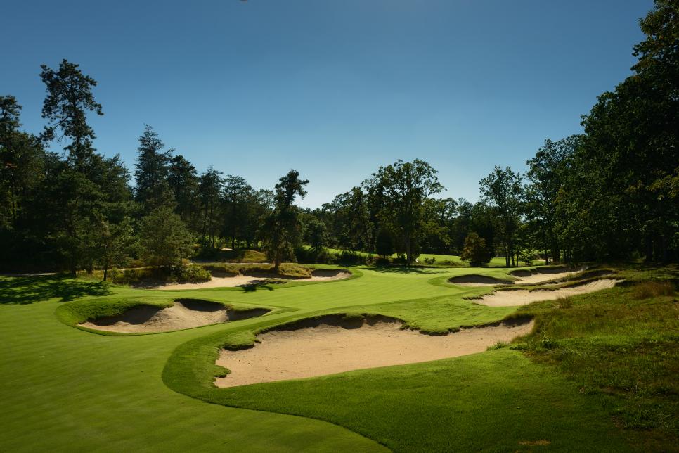 /content/dam/images/golfdigest/fullset/course-photos-for-places-to-play/pine-valley-golf-club-new-jersey-eleven-7601.jpg