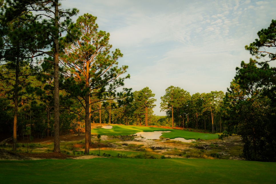 /content/dam/images/golfdigest/fullset/course-photos-for-places-to-play/pinehurst-resort-number-eleven-hole-six.jpg