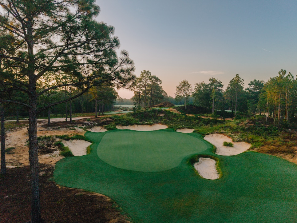 /content/dam/images/golfdigest/fullset/course-photos-for-places-to-play/pinehurst-resort-number-eleven-hole-three.jpg