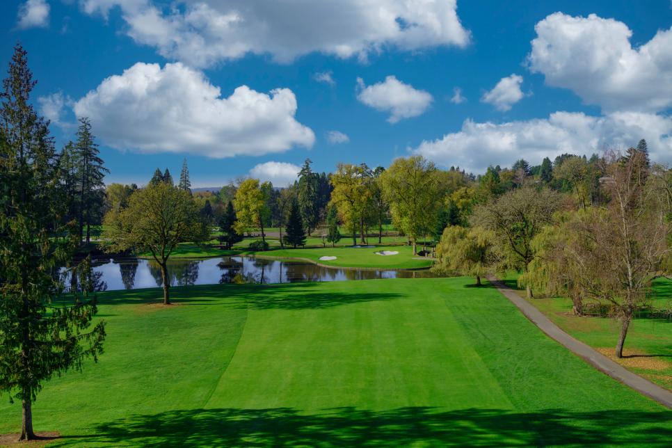 /content/dam/images/golfdigest/fullset/course-photos-for-places-to-play/portland-golf-club-oregon-seventh.jpg