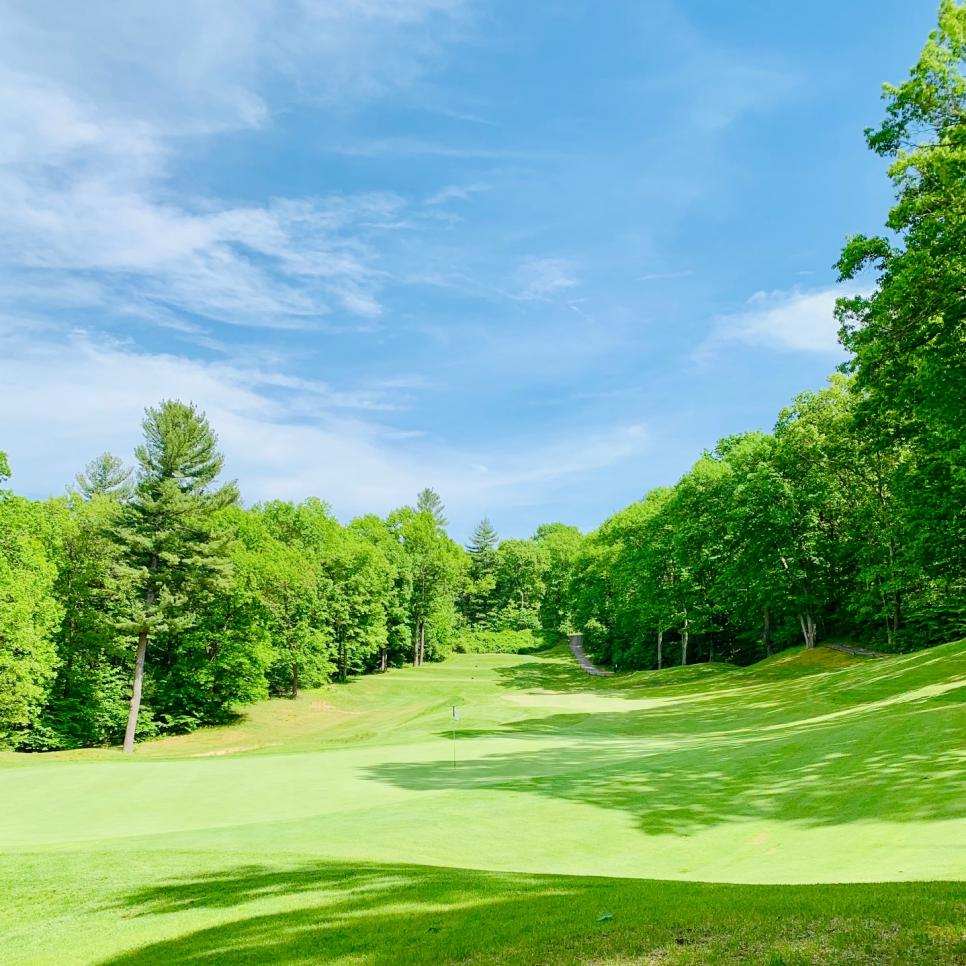 /content/dam/images/golfdigest/fullset/course-photos-for-places-to-play/red-tail-massachusetts-two.jpg