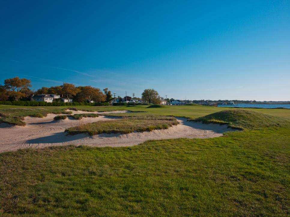 /content/dam/images/golfdigest/fullset/course-photos-for-places-to-play/rockaway-hunting-club-ninth-8279.jpg