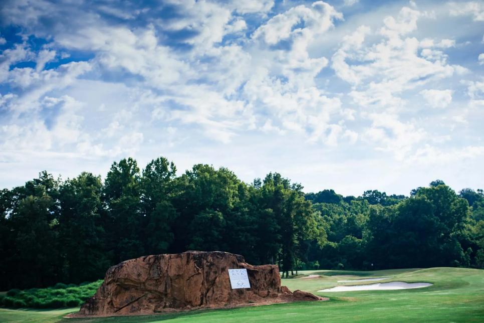 /content/dam/images/golfdigest/fullset/course-photos-for-places-to-play/rockyriver-golf-charlotte-17967.jpg