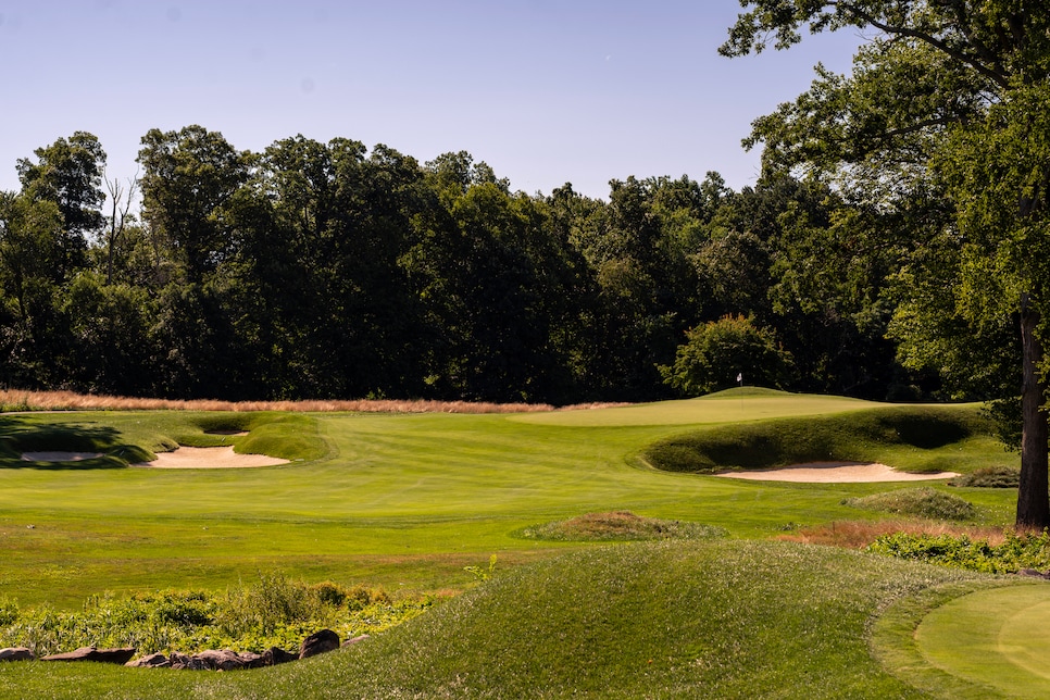 /content/dam/images/golfdigest/fullset/course-photos-for-places-to-play/round-hill-club-connecticut-benjaminherms.jpg