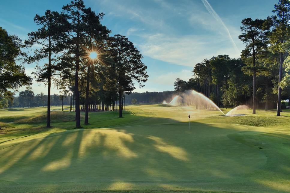 /content/dam/images/golfdigest/fullset/course-photos-for-places-to-play/salisbury-country-club-huguenot-ninth-virginia-22739.jpg